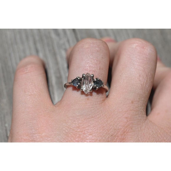 alternative raw diamond engagement ring raw crystal size 4 5 6 7 8 8 9 10 11 12 - Picture 3 of 5